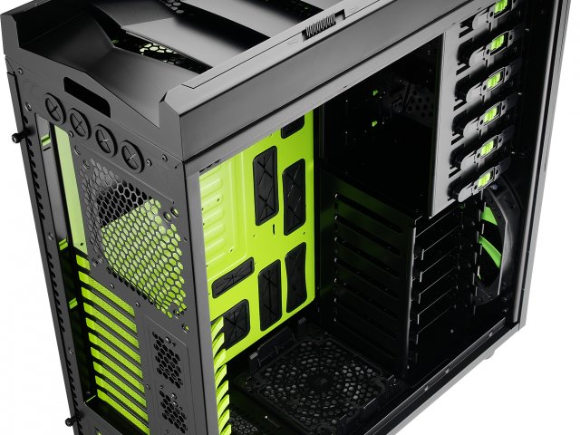 aerocool_xpredator_evil_green_edition_2